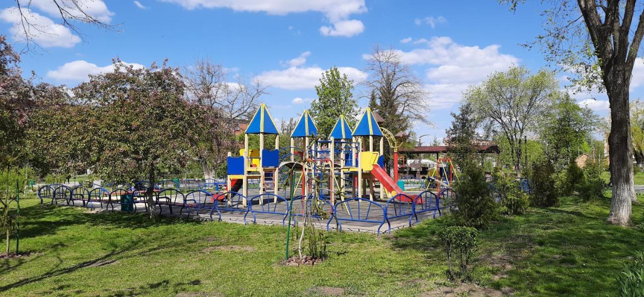 Appartamento Квартира Біля Центральної Площі Перспективна 22 Oleksandriia Esterno foto